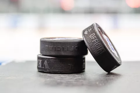 Simbolična fotografija hokejHokejska tekma liga AHL četra tekma finale med HDD SIJ Acroni Jesenice in EKZ EK Die Zeller Eisbären / Foto: Nik Bertoncelj