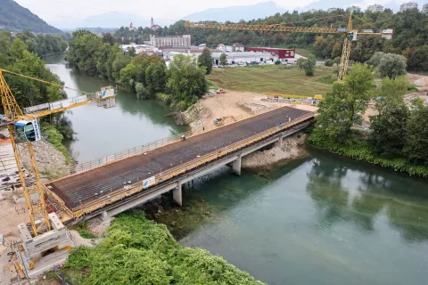 Denar za gradnjo mostu