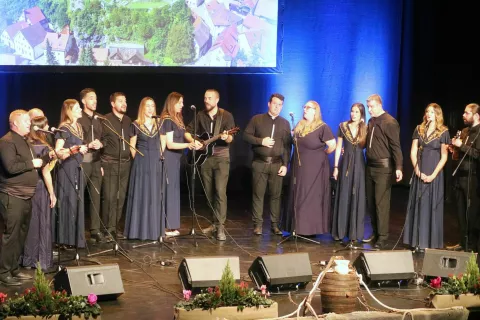 Moška klapa Partenca in ženska Luše so zapele skupaj / Foto: Alenka Brun
