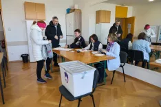 volišče glasovanje referendum zakon o prostovoljnem končanju življenja drugi letos 2025 Kranj Primskovo / Foto: Tina Dokl