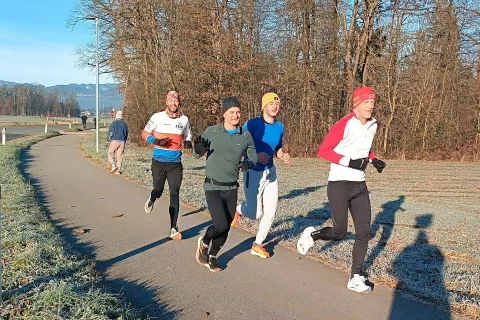 Udeleženci prve tekaške runde s startom v Trbojah so bili dobro razpoloženi. / Foto: Arhiv Atletskega Kluba S12r