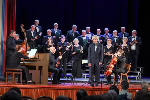 jubilejni koncert KD Kropa Me&scaron;ani zbor Koledva vodenje Egi Ga&scaron;per&scaron;ič glasbeniki Jožica Potočnik, Nejc Mikolič, Andi Pogačnik, Tomaž &Scaron;tular / Foto: Tina Dokl