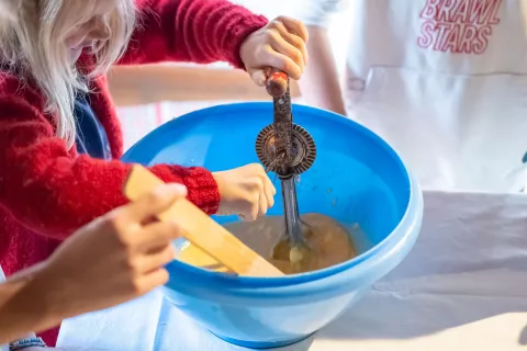  Peka parkeljnov v kru&scaron;ni peči Liznjekova domačija po receptu Violeta Smolej muzej Kranjska Gora / Foto: Nik Bertoncelj