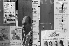 Plakatni spopadi so bili značilnost volitev aprila 1990. / Foto: Mirko Kun&scaron;ič