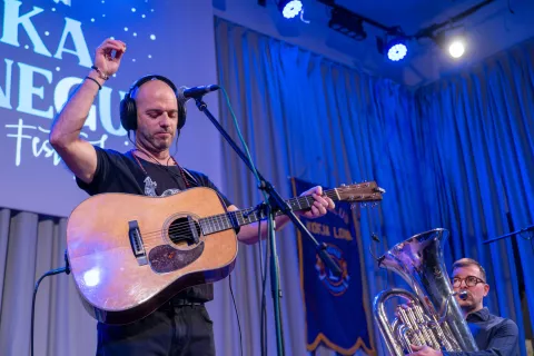 Loka v snegu - Koncert Rudi Bučar s prijatelji / Foto: Primož Pičulin