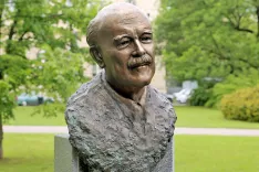 Kip Franceta Bučarja v Ljubljani je delo Gorenjca Metoda Frlica. / Foto: Spletni Vir