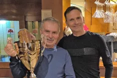 Tomo Kokalj je prejel prehodni pokal. / Foto: Slavko Zupanc