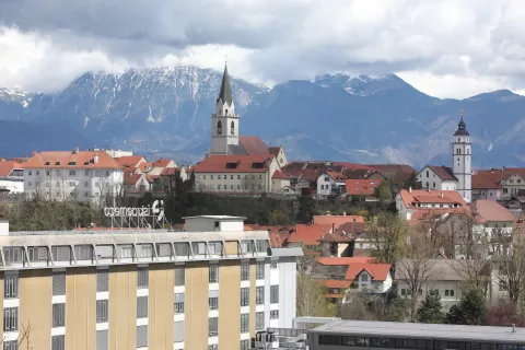 podjetje Iskraemeco Kranj panorama napis tabla cerkev / Foto: Gorazd Kavčič