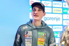 novinarska reprezentanca skoki LJ Domen Prevc / Foto: Tina Dokl