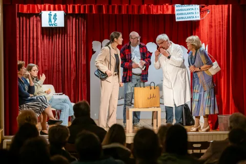 Predstava Lulat me ti&scaron;či! Humoristična skupina Smeh Mladinsko gledali&scaron;če Tržič / Foto: Nik Bertoncelj