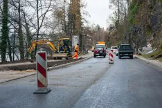 Pe&scaron;pot okoli jezera spet sklenjena