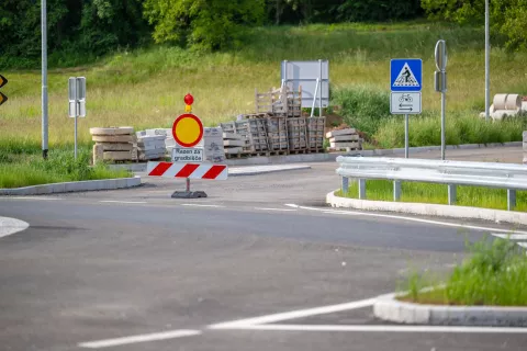 Občina Žirovnica Kroži&scaron;če Vrba o zaključenih delih - čaka na obvoz / Foto: Nik Bertoncelj