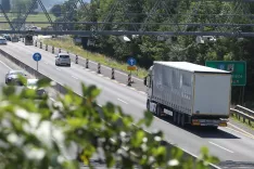 Tovornjaki avtobusi avtocesta AC počivali&scaron;če / Foto: Gorazd Kavčič