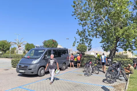 Giulianova, odmor za malico ob obali / Foto: Slavko Zupanc