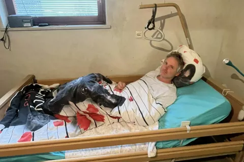 Ažbetovi potrebujejo pomoč