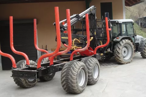 Ministrstvo za kmetijstvo, gozdarstvo in prehrano z razpisom spodbuja uvajanje sodobne, varne in okolju prijazne tehnologije. Slika je simbolična. / Foto: Cveto Zaplotnik