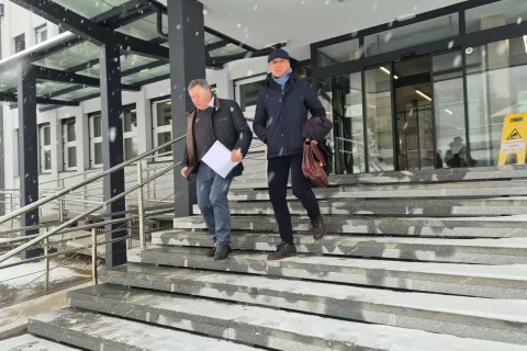 Priznal krivdo za nesrečo z viličarjem