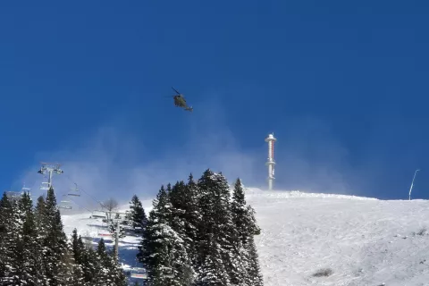 Smuči&scaron;če Krvavec, helikopter Slovenske vojske / Foto: Simon &Scaron;ubic