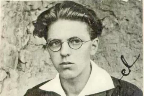 Srečko Kosovel na fotografiji iz leta 1920, ko mu je bilo komaj 16 let. / Foto: Wikipedija