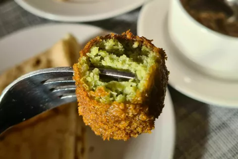 Hotelski falafel / Foto: Alenka Brun