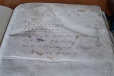 Naslovna stran Kapelskega pasijona v izvirniku, ki ga hrani Slovenski narodopisni in&scaron;titut Urban Jarnik. / Foto: Jože Ko&scaron;njek