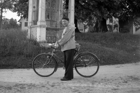 O župniku in vizionarju Dem&scaron;arju