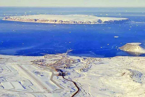 Ameri&scaron;ko voja&scaron;ko opori&scaron;če Pituffik Space Base (prej imenovano Thule Air Base) je na Grenlandiji že od 50. let prej&scaron;njega stoletja. / Foto: Wikipedija