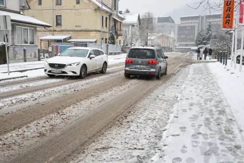 V zimskih razmerah več posredovanj