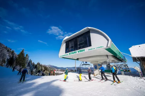 Tiskovna konferenca ob ponovnem delovanju smuči&scaron;ča Stari vrh ter uradnemzačetku smučarske sezone 2025/2026. / Foto: Primož Pičulin