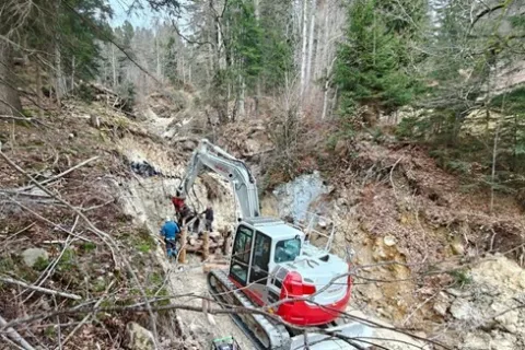 Sanirajo plaz Laze v Kopačnici