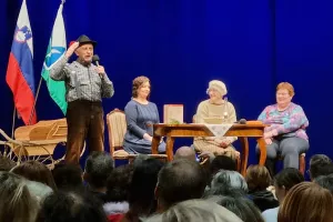 S predstavitve knjige Vsak naslednji otrok je lep&scaron;i v Hi&scaron;i kulture v Poljanah. Foto: Mateja Rant