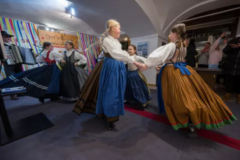 Razstava: Slovenske ljudske maske v Galeriji Atrij Občine Tržič / Foto: Primož Pičulin