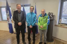 Župan Občine Moravče dr. Milan Balažic (levo) je Primoža Peterko Peterko sprejel na 30-obletnico njegove prve zmage v svetovnem pokalu. / Foto: Arhiv Občine Moravče