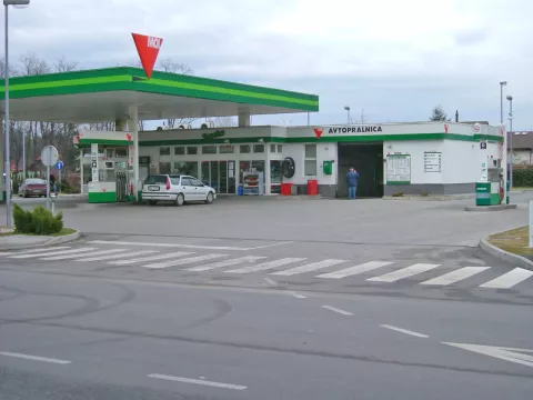 Bencinski servis MOL Kidričevo leta 1999 / Foto: Arhiv Naročnika