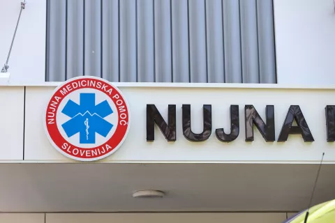 simbolična re&scaron;evalec motorist re&scaron;ilec re&scaron;evalno vozilo  112 nujna medicinska pomoč zdravstveni dom Bled / Foto: Tina Dokl