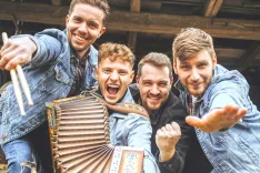 Raubarji imajo novega harmonikarja, Roka Fileja. / Foto: Arhiv Skupine