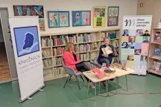 Pred izdelki prednikov čuti ponižnost