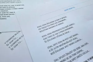 Izsek iz besedila Zate sem tu Tria Vivere. njegov avtor pravi: " jezik je živo orodje". / Foto: Alenka Brun