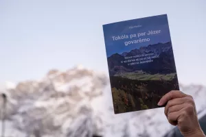 Predstavitev slovarja jezerskih narečnih besed avtorja Jožeta Me&scaron;ka / Foto: Primož Pičulin