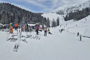 Nesreče smučarjev in smučarskih tekačev