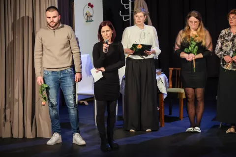 Dobrodelna predstava za Lano