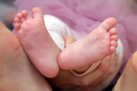 Zvi&scaron;ali prispevek za novorojence