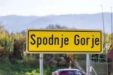 Simbolična fotografija občina Gorje, tabla Spodnje Gorje / Foto: Nik Bertoncelj