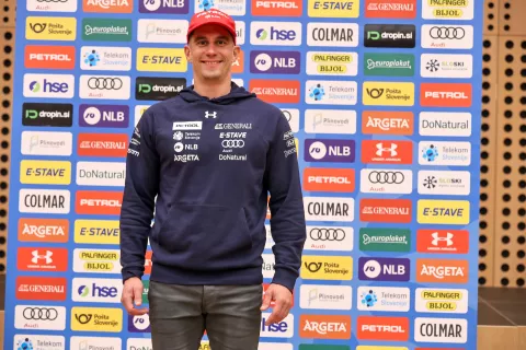 SZS Smučarska zveza Slovenije predstavitev reprezentanc reprezentanca pred sezono tekem FIS in IBU svetovnega pokala sezona 2025/2026 alpsko smučanje Žan Kranjec / Foto: Tina Dokl