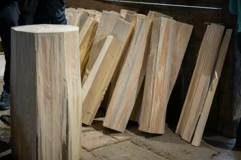 Delavnica &Scaron;ola&nbsp;prenove o skodlarstvu v&nbsp;Blažunovi domačiji v Potokih / Foto: Nik Bertoncelj