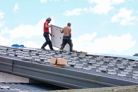 obnova plavalni bazen Železniki sončna elektrarna / Foto: Tina Dokl