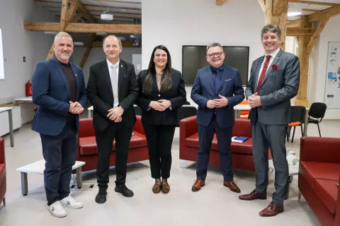 Predvolilni posvet s kandidati za poslance