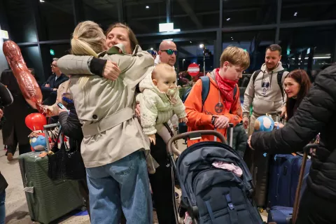 prihod odhod prijava potniki iz Oman Dubaj letali&scaron;če Jožeta Pučnika Brnik / Foto: Tina Dokl