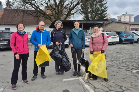 Zbrali tri tone odpadkov