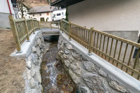 Varnej&scaron;i ob visokih vodah